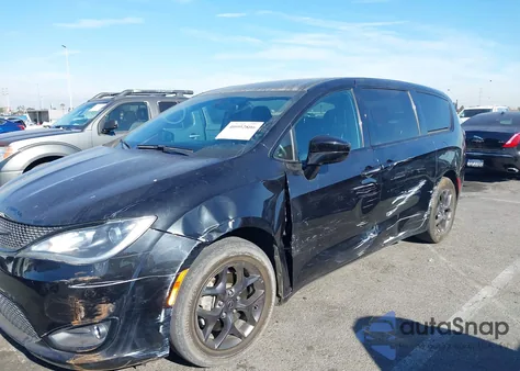 2020 Chrysler Pacifica Touring из США, поврежденный, VIN 2C4RC1FG4LR150194